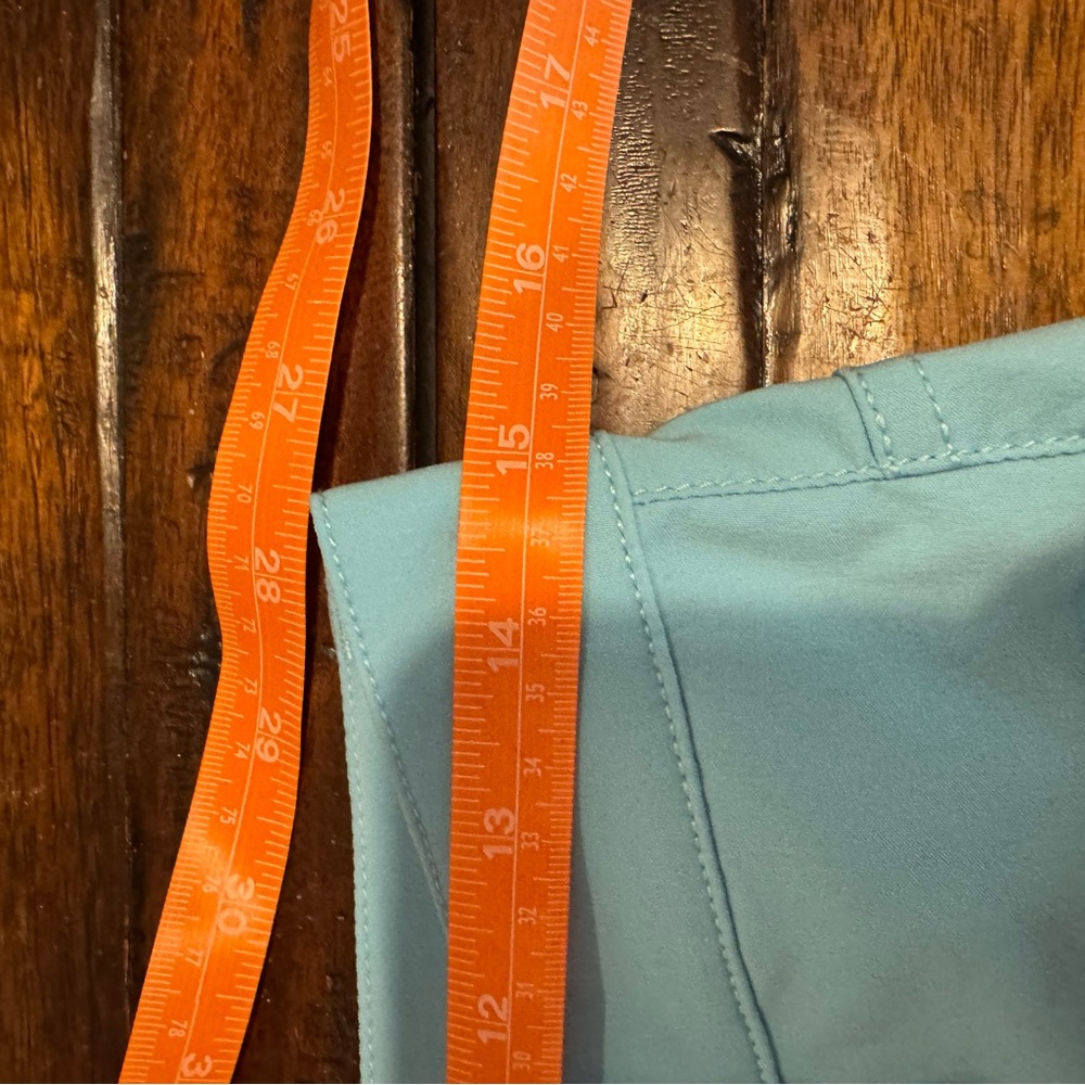GOLFINO Sofia Medium Bermuda Light Robins Egg Blue Golf Shorts Size 6 - Picture 8 of 9